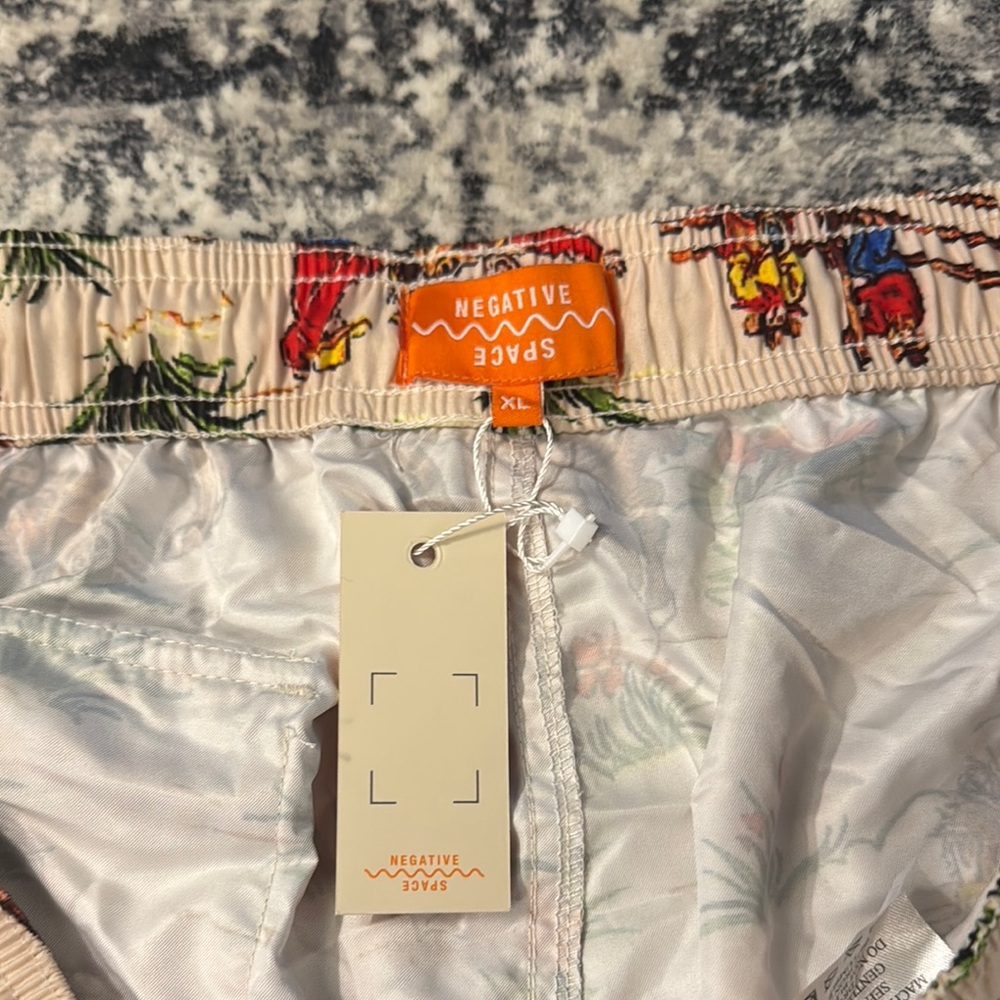 NWT Printed Mens Swim Shorts - Picture 2 of 4